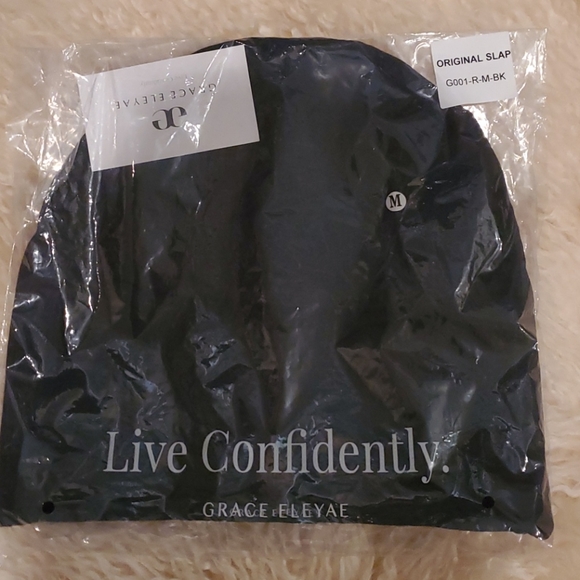 GRACE ELEYAE The Slap Satin-lined Cap Bonnet Black - Picture 4 of 5